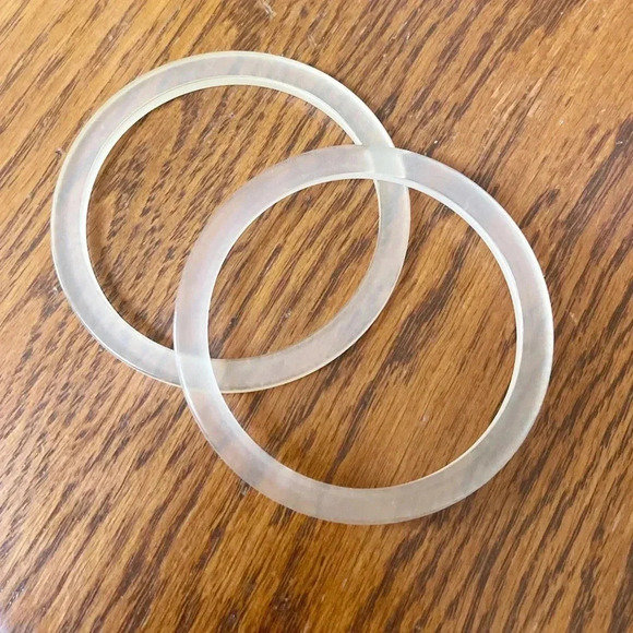 Vintage 1960s–70s Frosted Lucite Bangle Bracelets – Set of 2 Mid-Century Mod - Picture 8 of 10